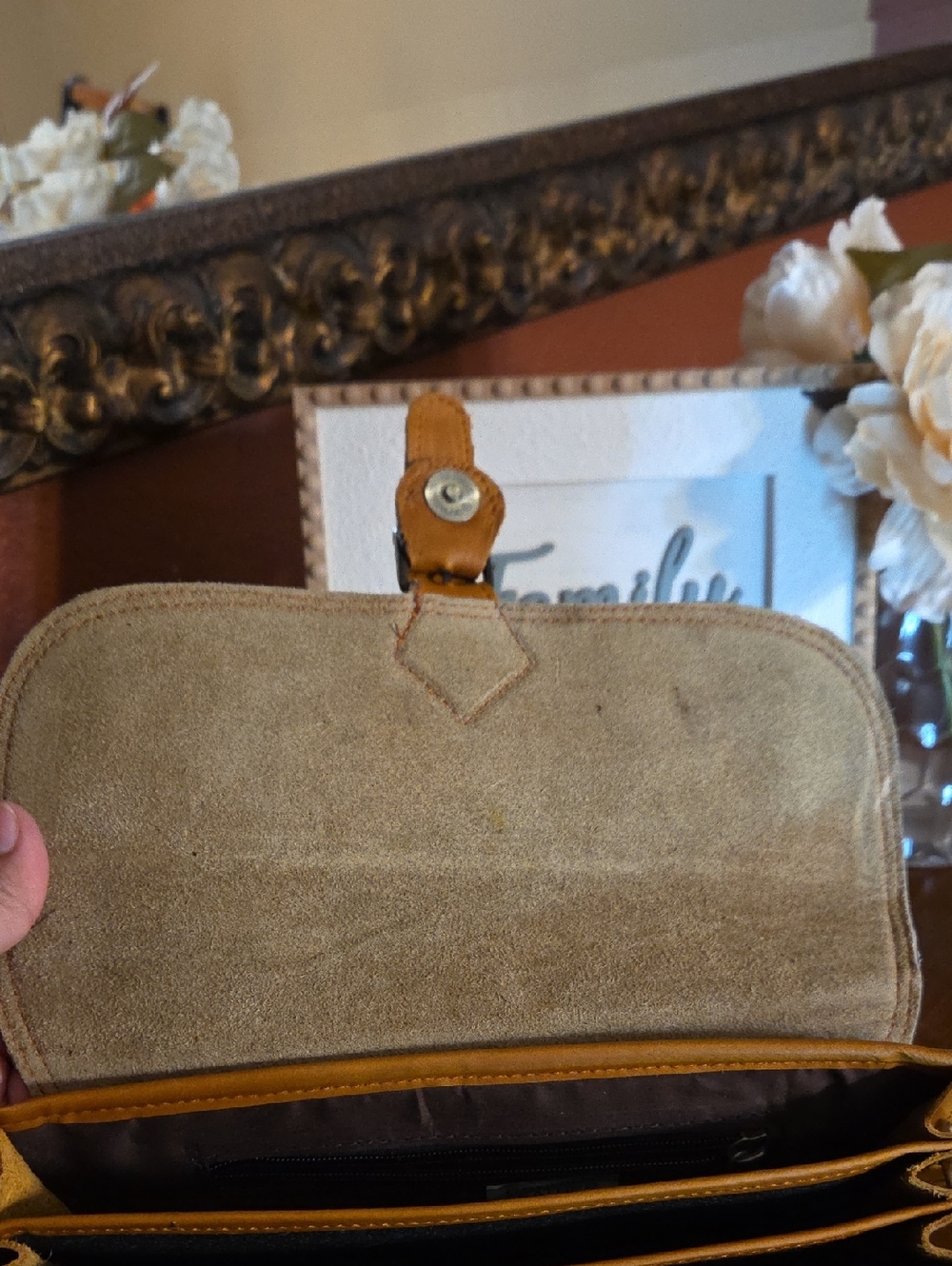 Handcrafted Genuine Leather Crossbody/ Clutch - Picture 10 of 16